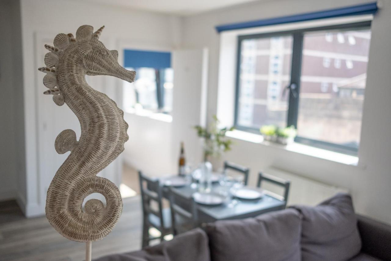 Modern One Bedroom Apartment In Town Centre & 4 Min To The Beach Борнмут Экстерьер фото